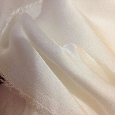 【天下绸庄】供应9mm/114cm真丝乔其缎练白坯桑蚕丝面料