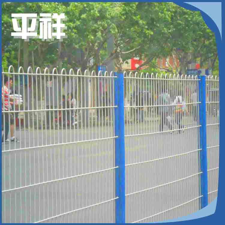 经销供应 车间护栏网 桃形柱护栏网 运动场护栏网 欧式护栏网