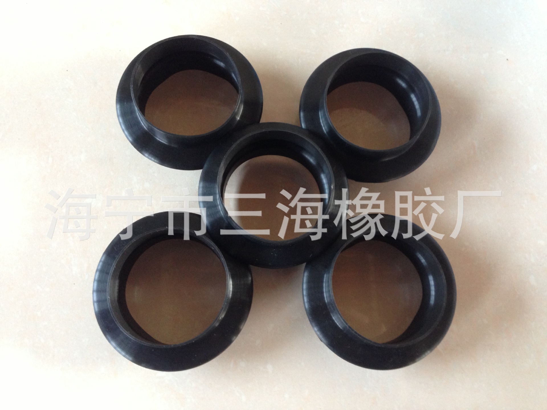 厂家供应 环形天然橡胶保护套 定制加工橡胶卡口圈