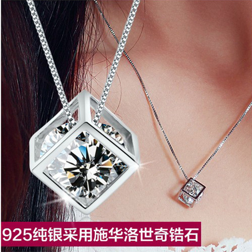 Weihua platinum-plated love cube female pendant female square love window Korean jewelry Korean version female silver-plated necklace