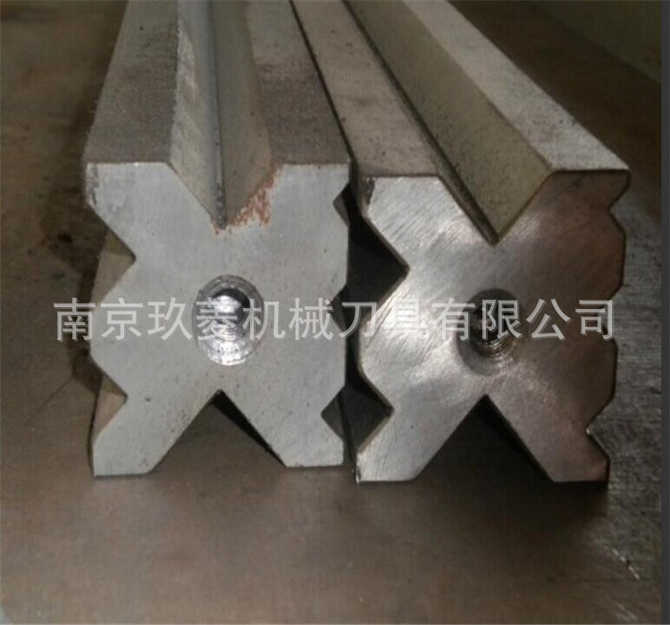 【厂家直销】4米整体折弯机模具，5米折弯机下模，6米折弯机模具|ru