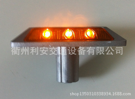 各种款式太阳能道钉2000个以上新款免模具费