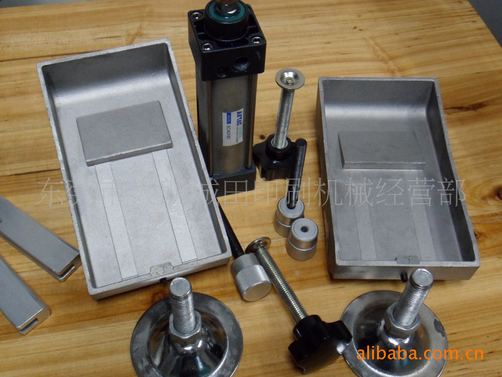 8a18a096f6efe7381edef6b44b6237