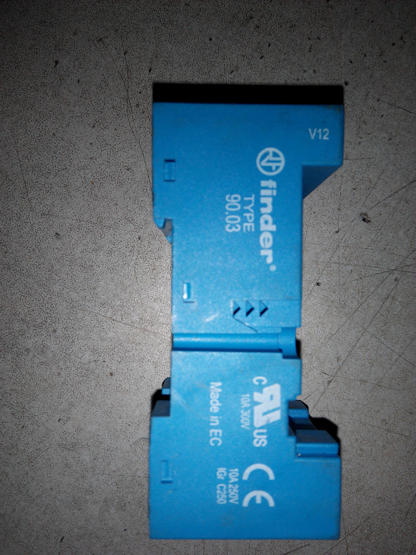 意大利FINDER继电器底座90.03