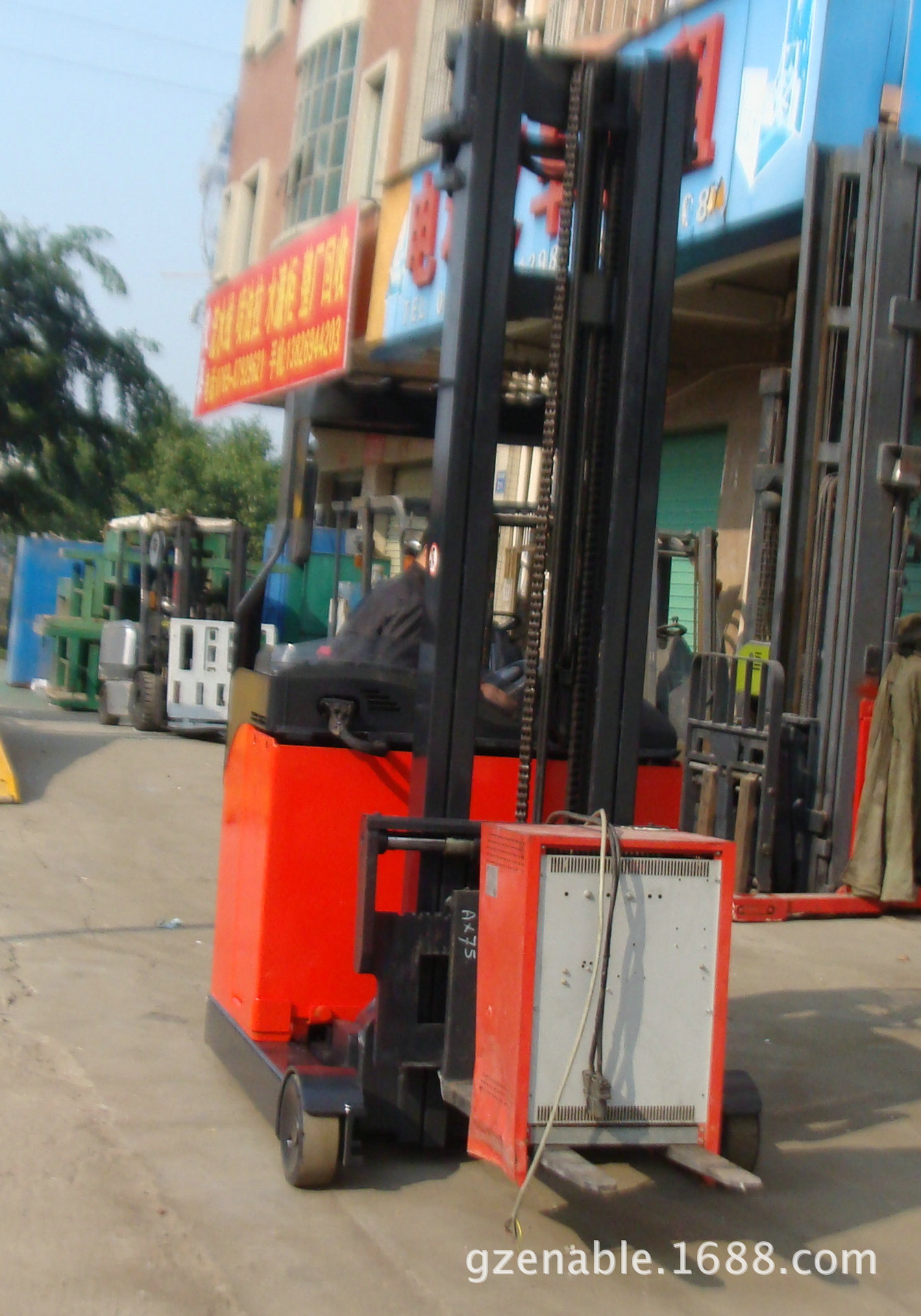 �����ֵ�R16����ǰ��ʽ�泵��Ҫ���ڸ�λ�����ڷŻ���ȡ����