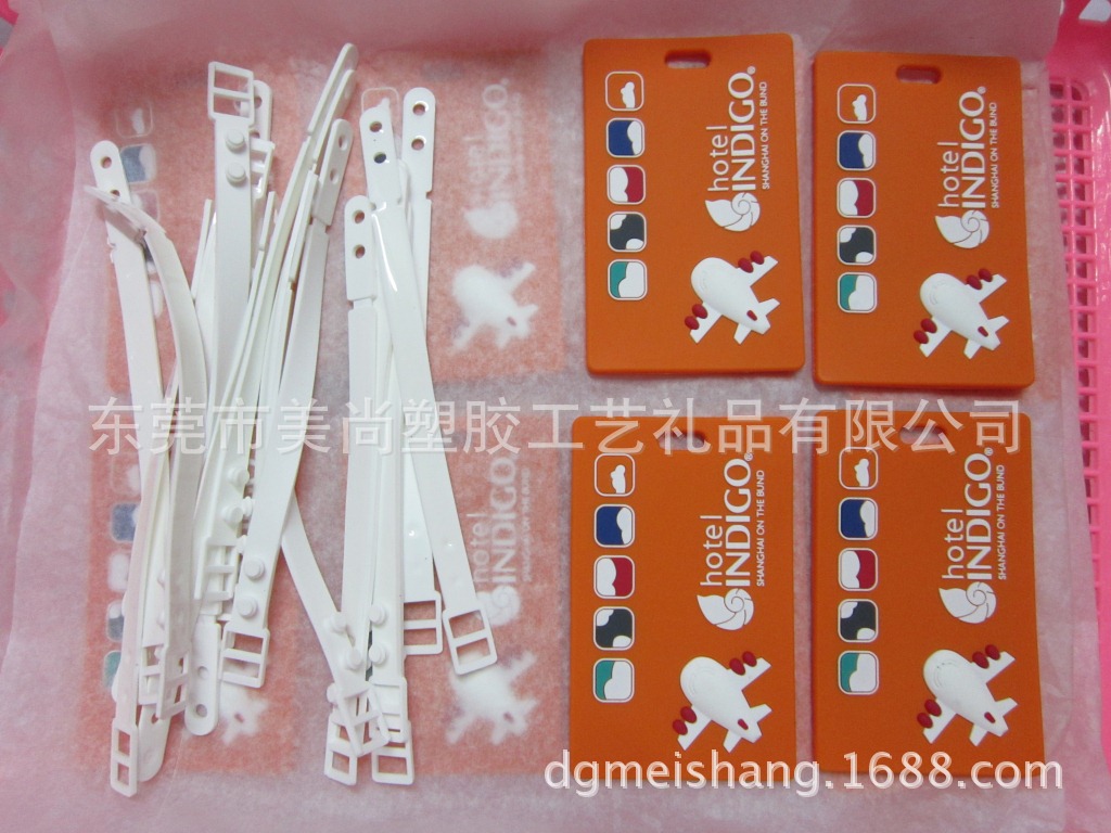 pvc軟膠卡通 公交卡套 箱包行李吊牌