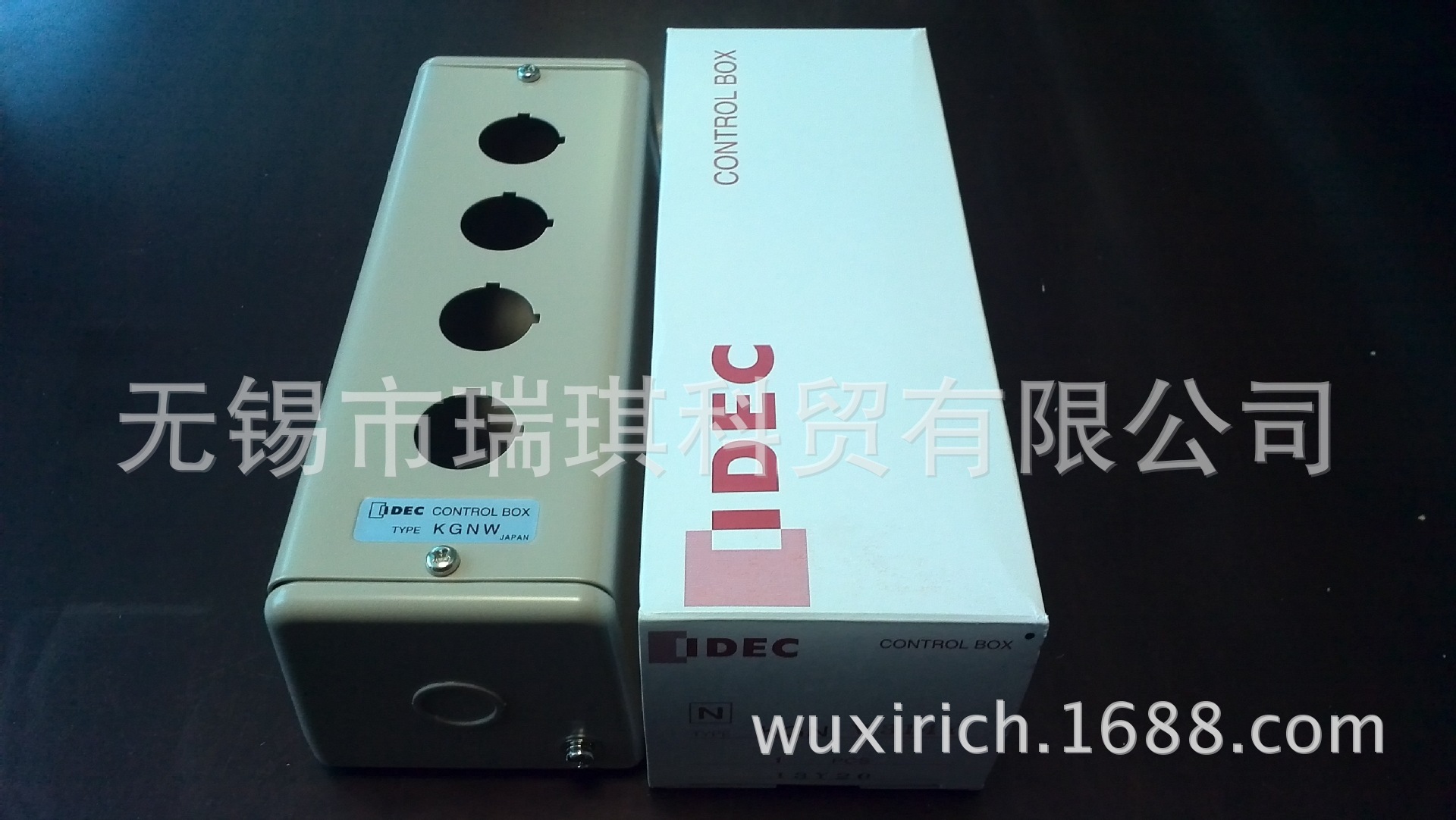 现货供应IDEC和泉控制按钮盒KGNW314Y