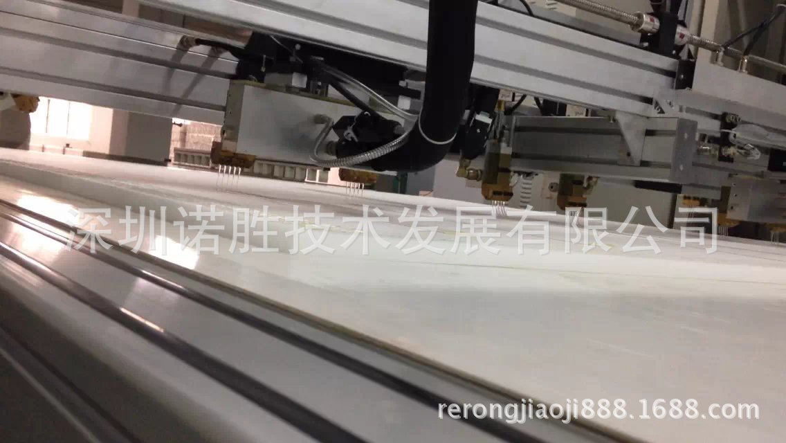 全自动热熔胶机