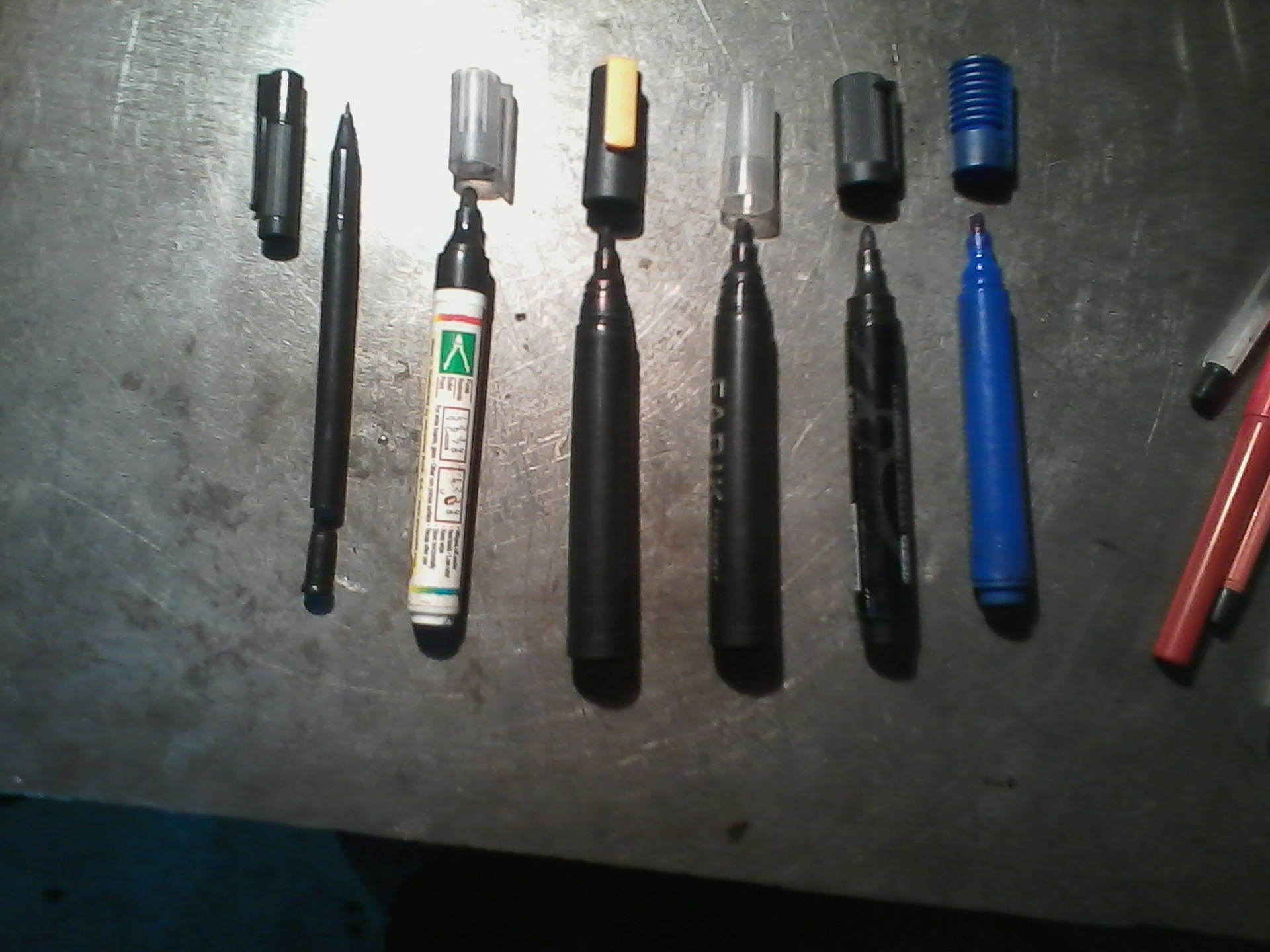 供应水彩笔,记号笔,白板笔,圆珠笔,中性笔,钢笔模具