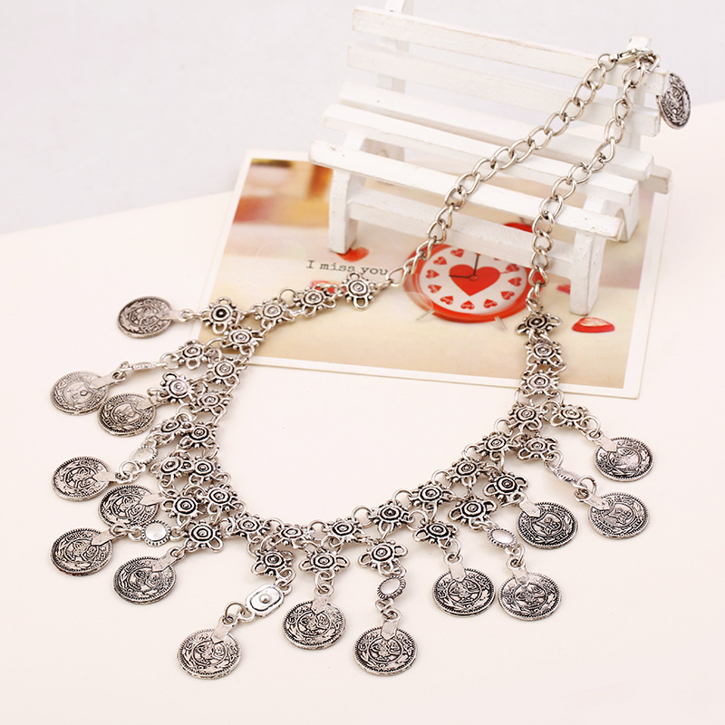 Round, Monogram Pattern Women'S Gender Plating Design Vintage Style Round Monogram Alloy Plating Women's Necklace