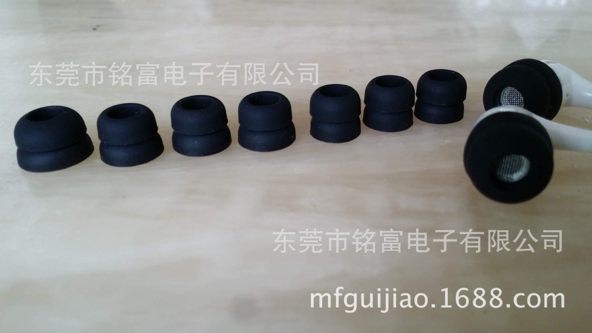 双层硅胶耳套  隔音降噪双层硅胶耳套 TWS双层耳机硅胶套夜跑