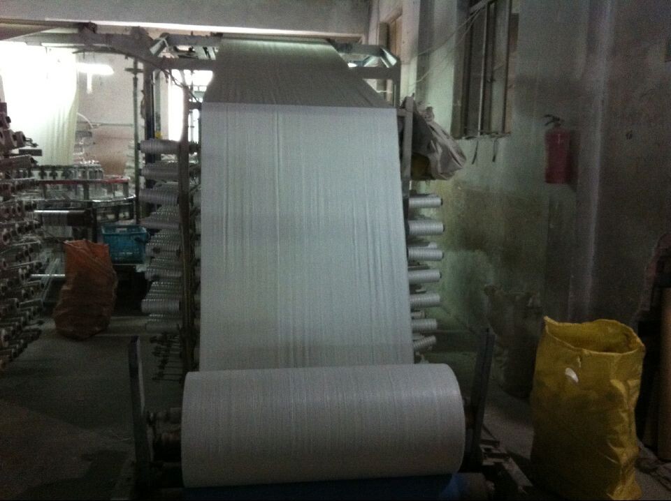塑料编织布卷批发覆膜白色编织袋筒料蛇皮袋半成品筒布料包装筒料
