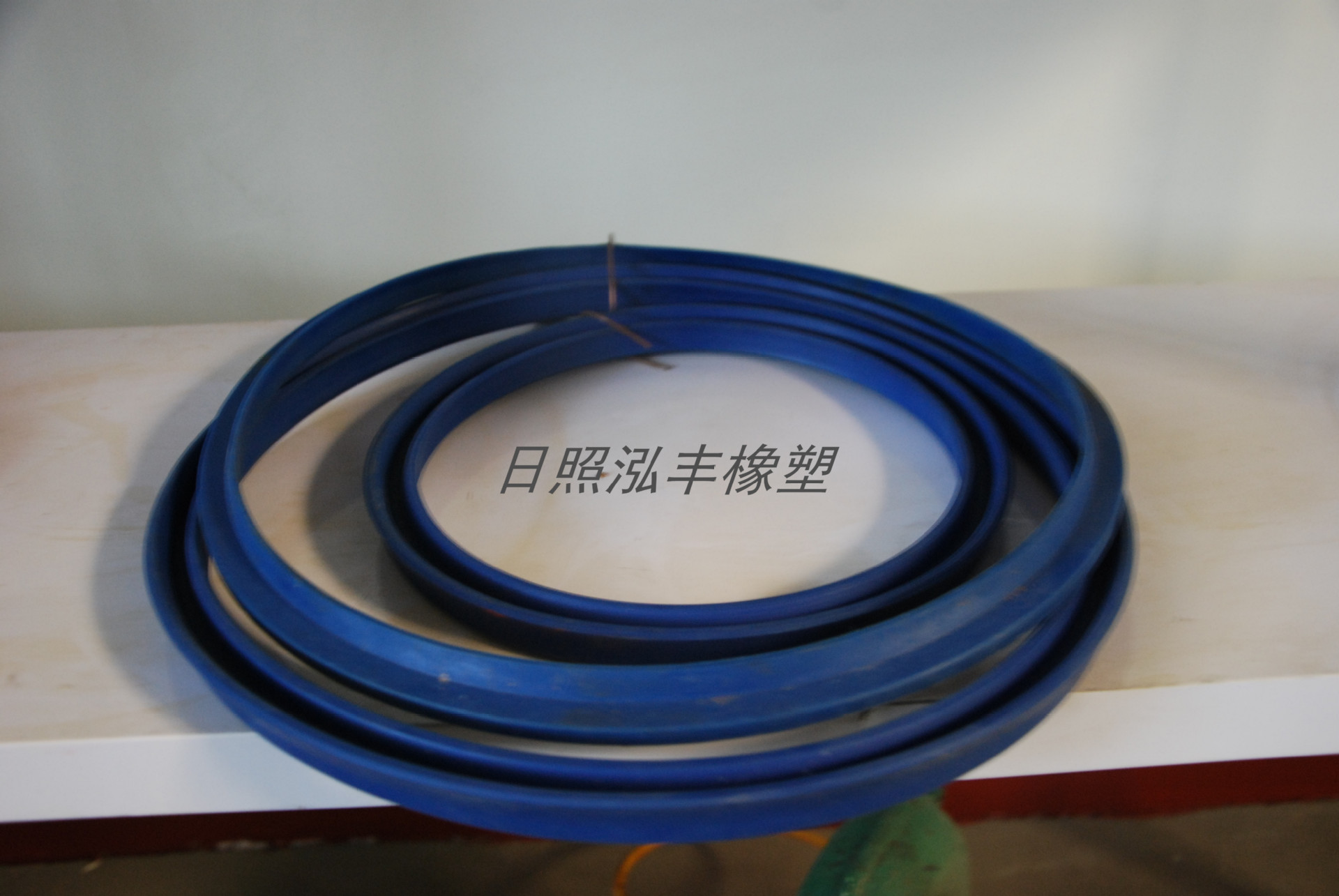 供应各种规格密封条 O型密封圈 机械密封配件定制加工橡塑制品