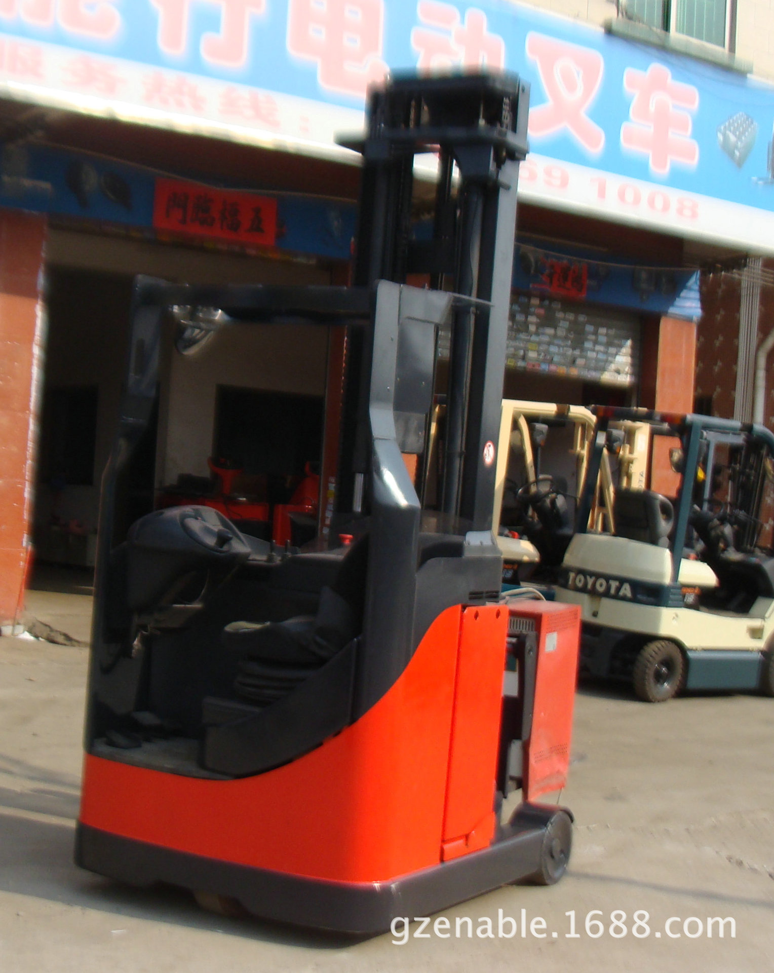 �����ֵ�R16����ǰ��ʽ�泵��Ҫ���ڸ�λ�����ڷŻ���ȡ����