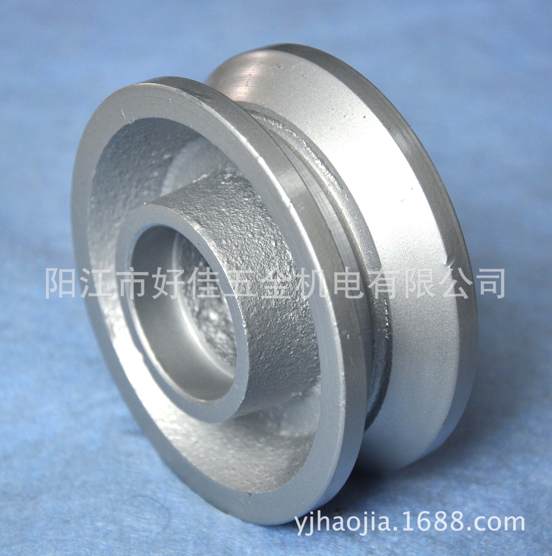 工厂直供4X2双轴承V形槽铸铁脚轮