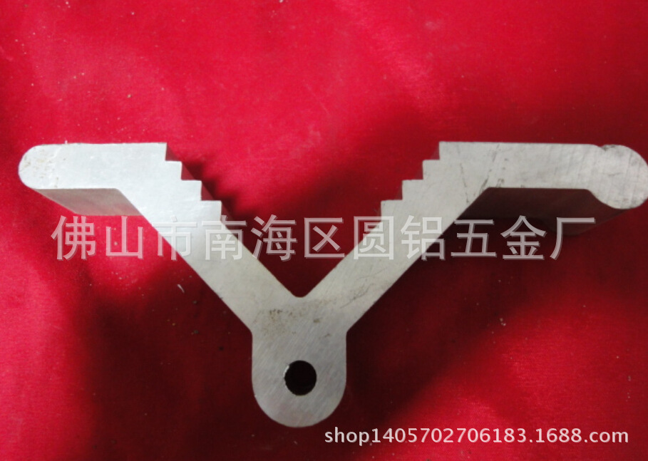 厂家生产各种 国标工业铝型材 建筑铝型材 提供电泳铝型材