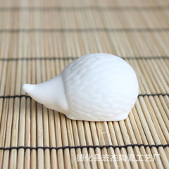 Wholesale plain fired ceramic hedgehog ceramic handicrafts, zakka hedgehog ceramic ornament pet 3441