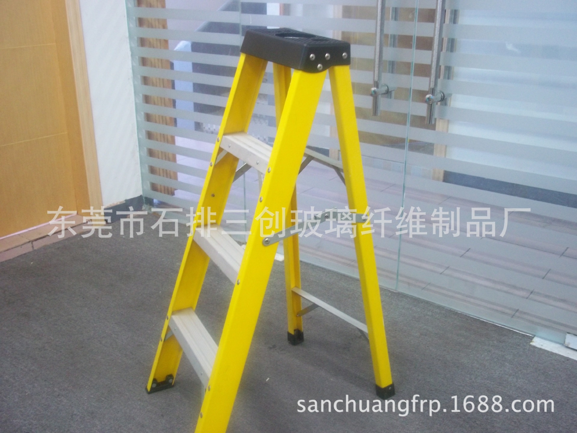 供应玻璃纤维拉挤产品 玻璃钢人字梯子型材