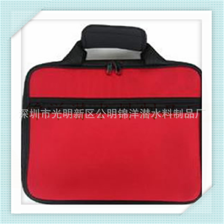 潜水料笔记本电脑包款式多样风格名异