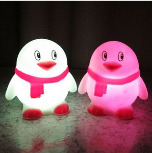A032 Manufactor supply Real Manufactor Profit wholesale penguin Nightlight