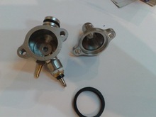 摩托车配件，水冷发动机配件，力帆，隆鑫150,--200节温器总成--