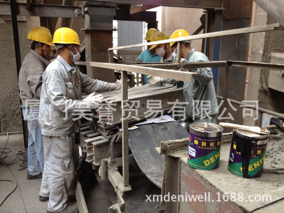 A0070E072345595BC04F51A3212440