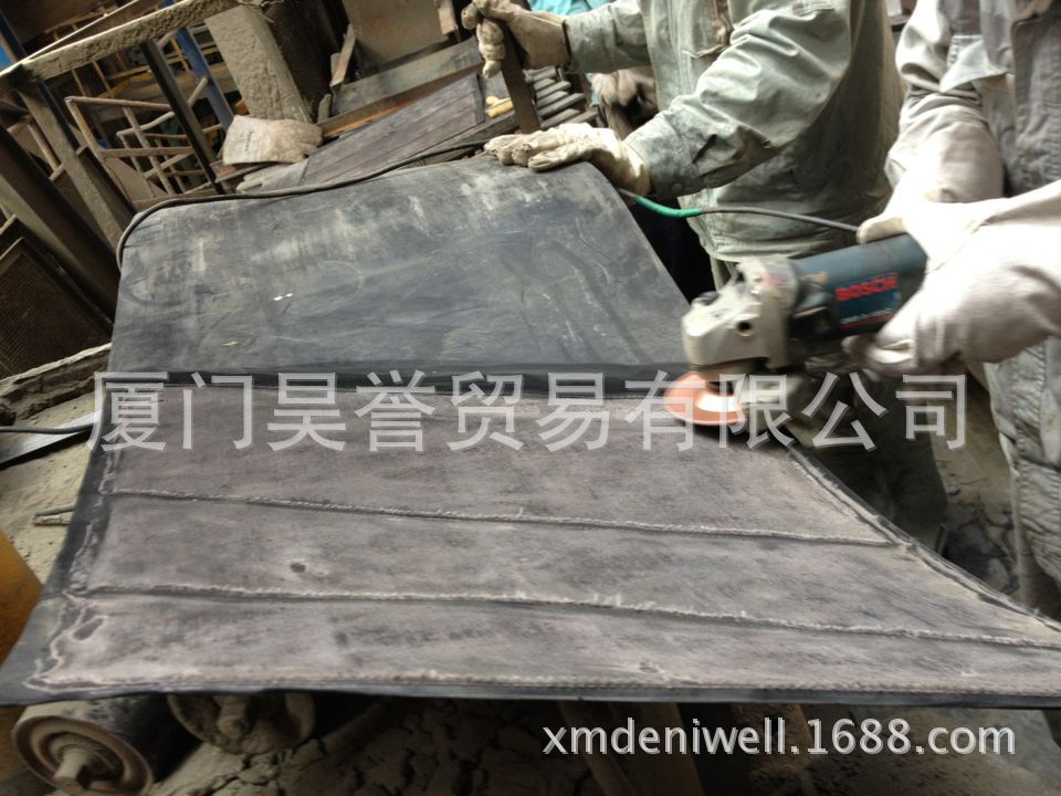 C1429189F41C83AD76DB15DD1631C7