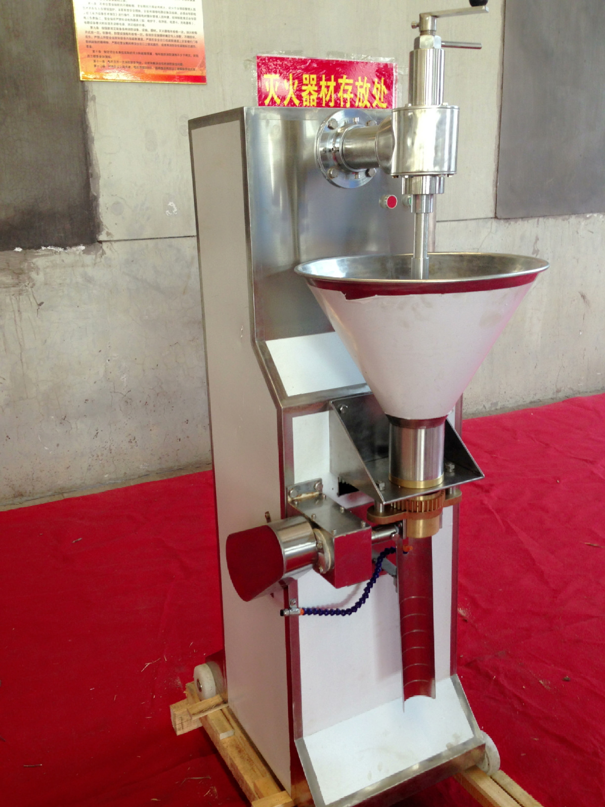 厂家 包芯丸机  美观大方 操作简便 丸子机 加工定制