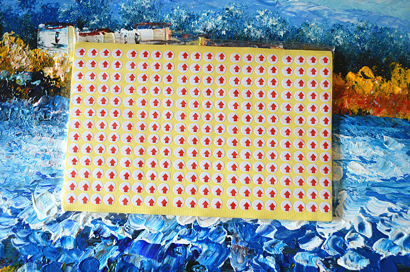 圆形不良箭头贴纸 8mm箭头不干胶标签纸 红色箭头贴纸 3900个/包