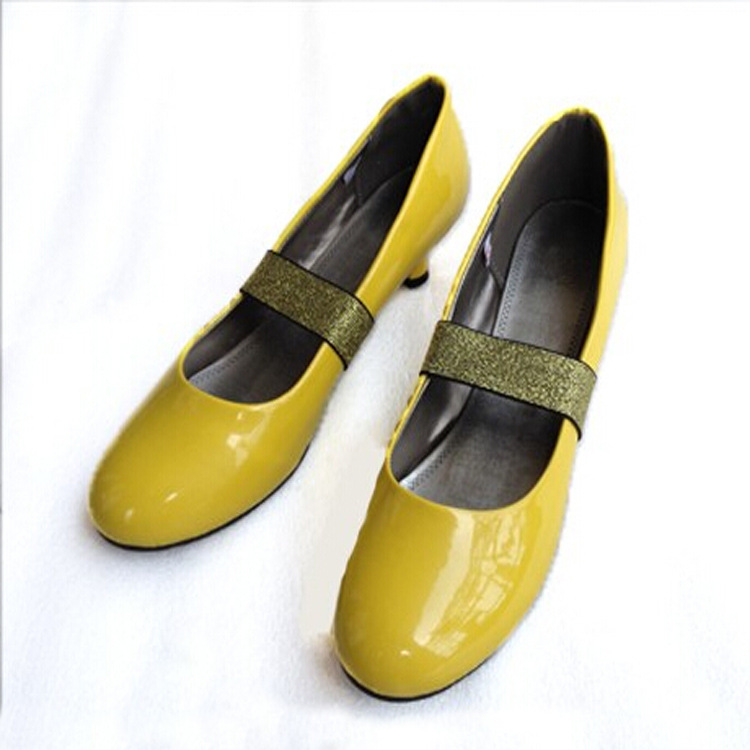 金银丝效果鞋子