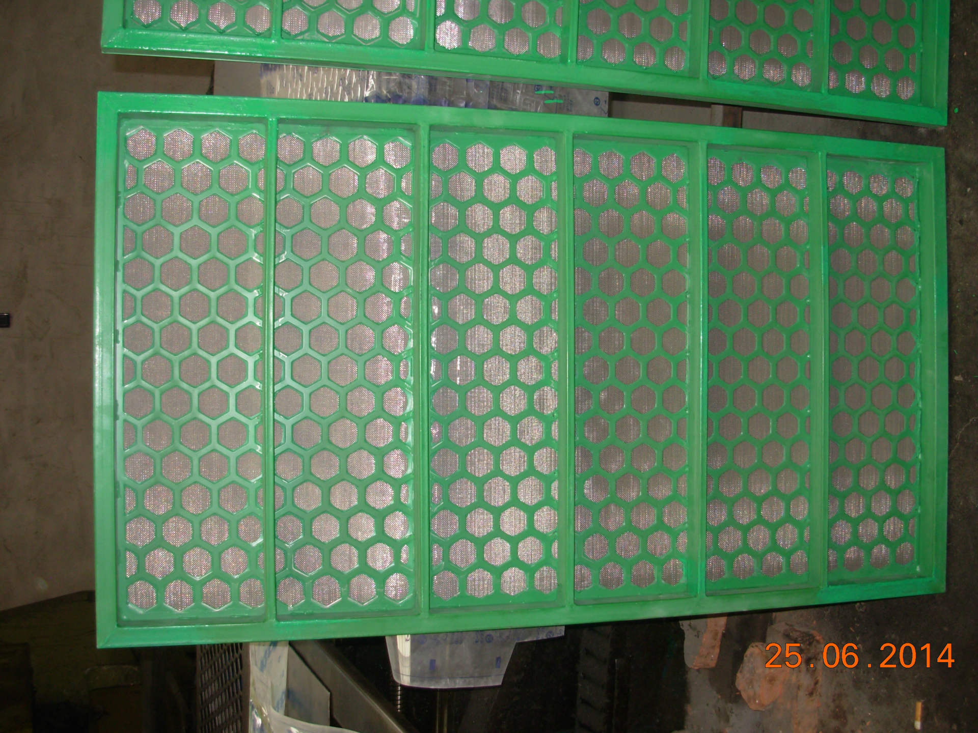 生产销售框架振动筛网1250×700mm×120目，聚氨酯框架