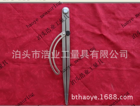 带翼带笔划线规.