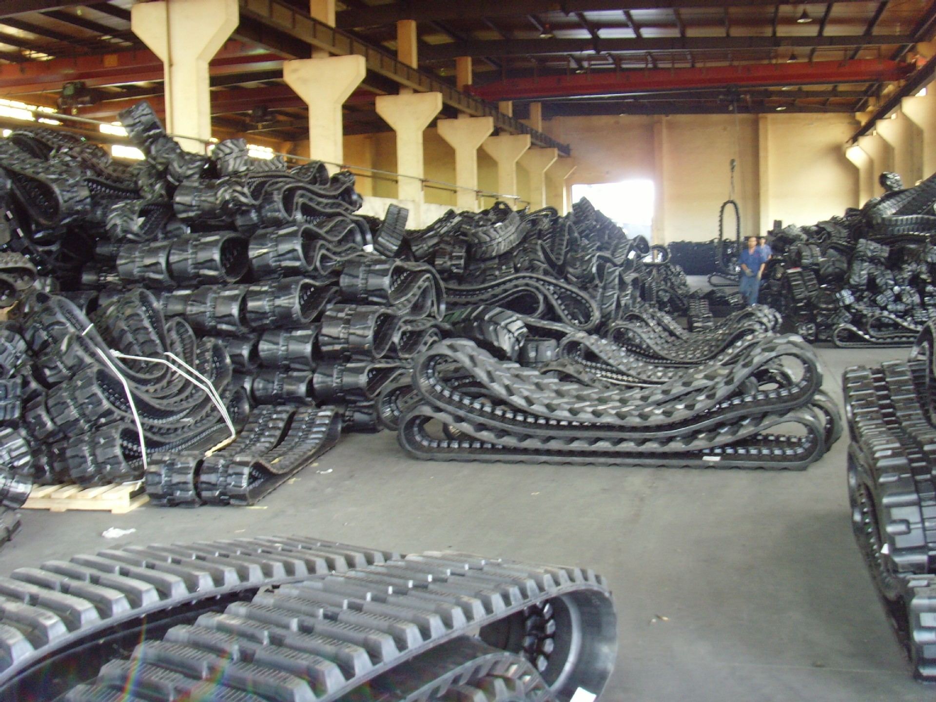 钻通各规格橡胶覆带深圳海川钻具厂家直销13202250878