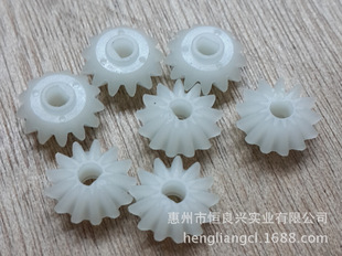Accessories with gears, gearbox