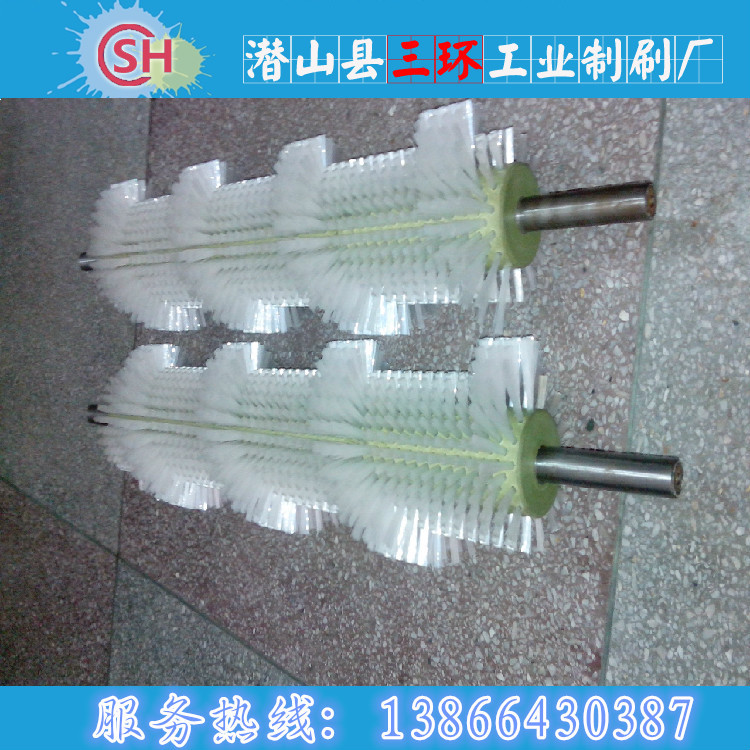 供应钢板厂缠绕式清洗刷辊，尼龙刷辊，钢丝刷辊。