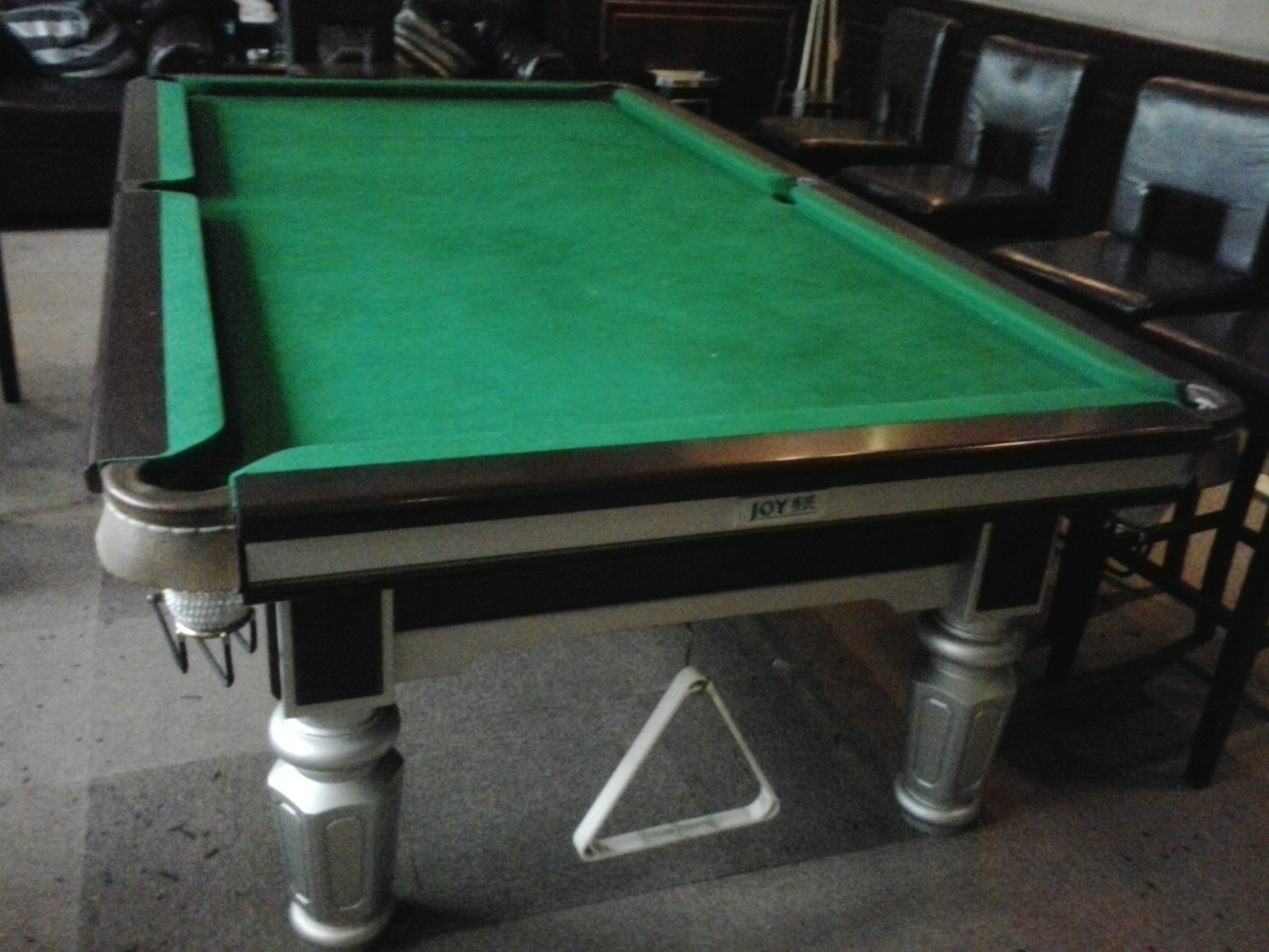 Второй рукой на столовой секунду в руках бильярда Циао цена с второй рукой Столовый шарик Цяо продает бильярдные бильярдные.