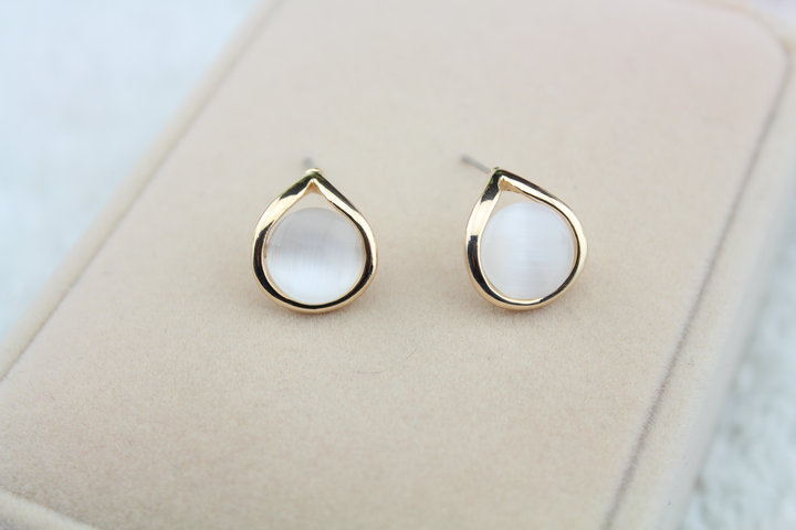 Drop Ear Studs Inlaid Opal Stud Earrings Female Anti-allergic Ear Accessories display picture 2