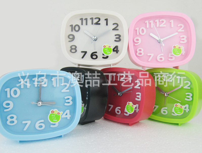 高档精美时尚静音闹钟 多种时尚色