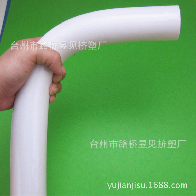 Tubería de plástico blanca hueca y resistente al desgaste, tubería rígida de PVC, tubería de plástico, material de tubería de Zhejiang, tubería dura extruida de forma especial