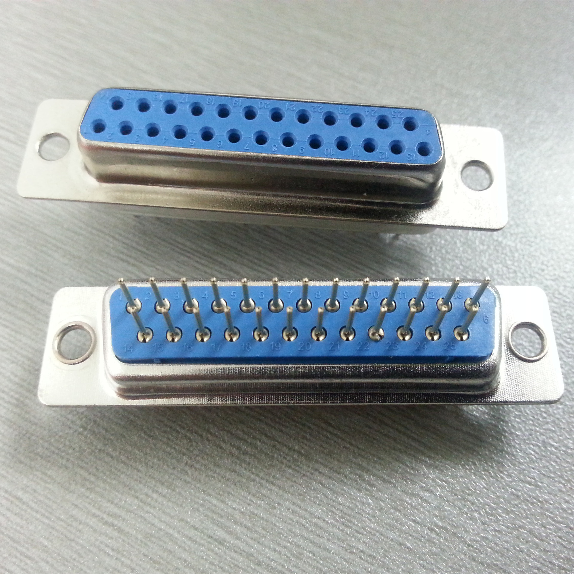供D-SUB 25PIN180度焊板式母座 D-SUB 25PIN180度焊板式母座