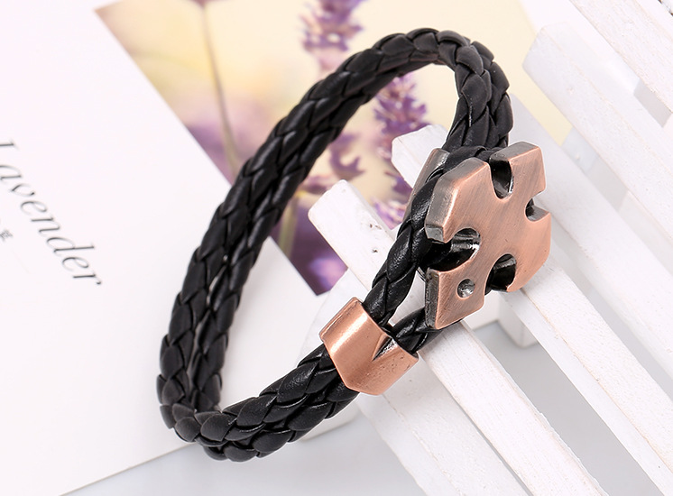 Pu Woven Leather Bracelet New Bracelet display picture 3