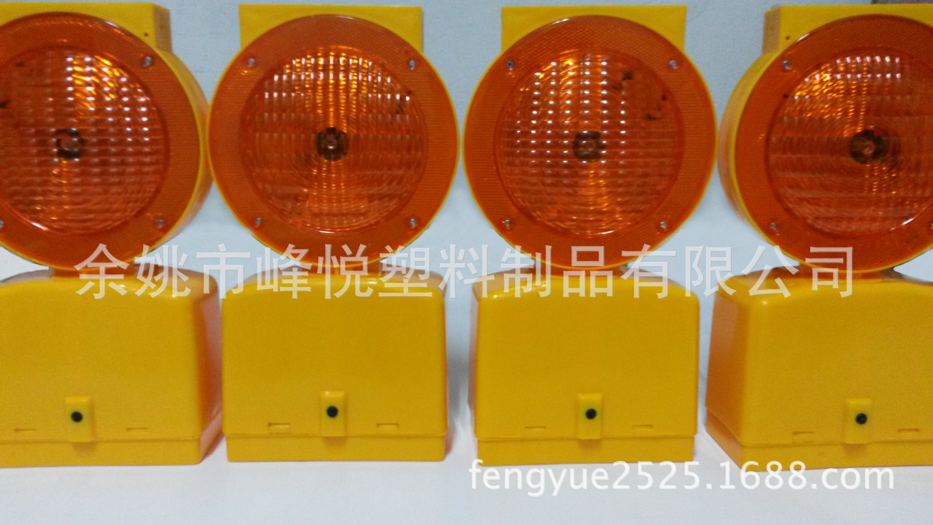 供应方型太阳能路障灯