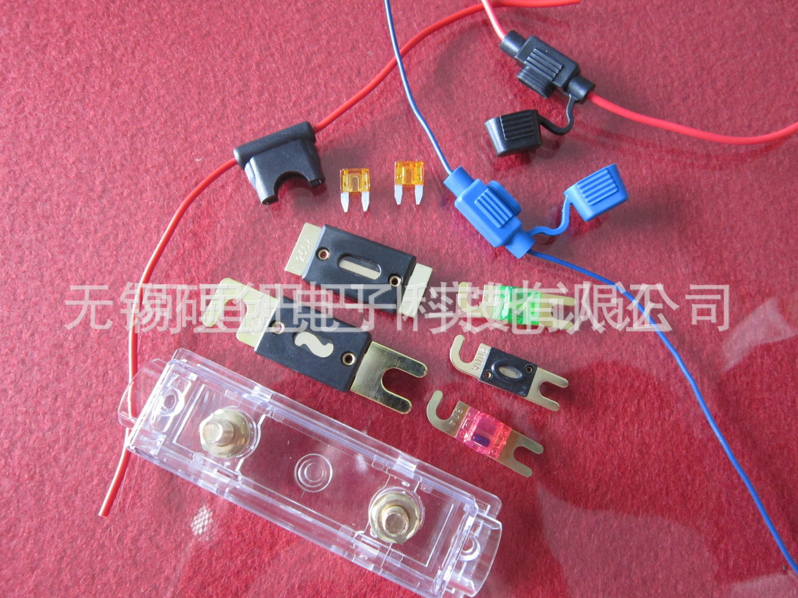 厂家供应汽车保险丝座。带线注塑汽车保险丝盒。多路汽车保险丝座