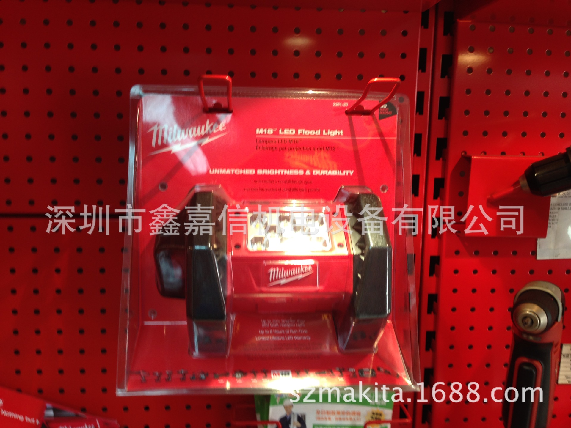 现货批发美国milwaukee米沃奇18V鋰電LED投光燈/工作燈2361-20