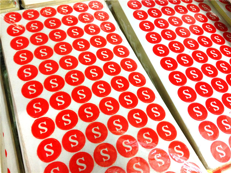 尺码贴尺码贴纸圆形红底白字不干胶现货供应厂家直销