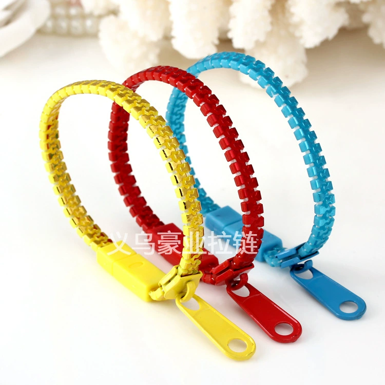 Дет bracelet?