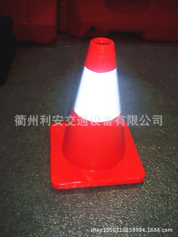 45cm 18“ 高全PVC路锥红锥反光桶