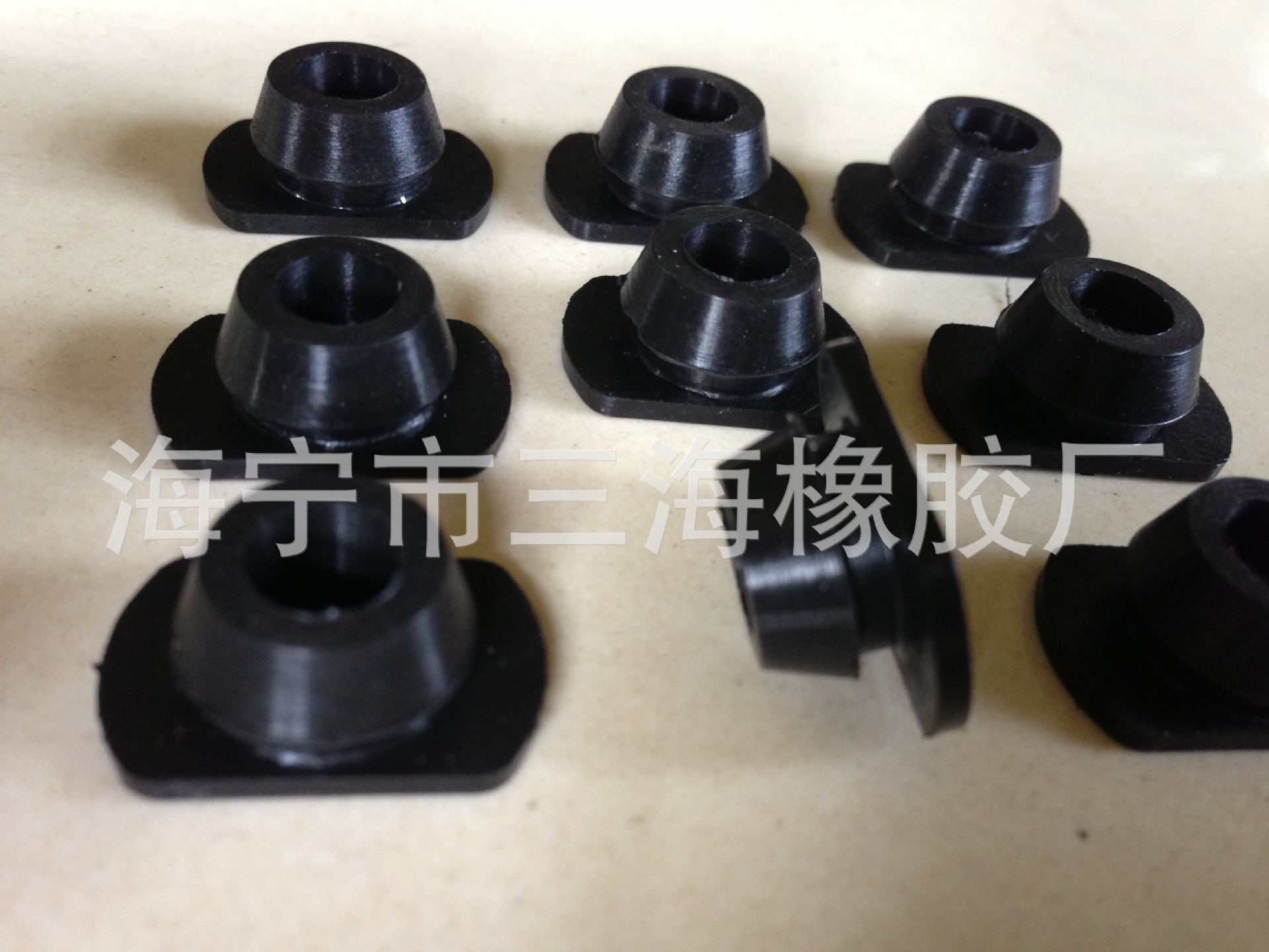 厂家供应 橡胶机脚垫 定制加工橡胶护脚 硅胶护角