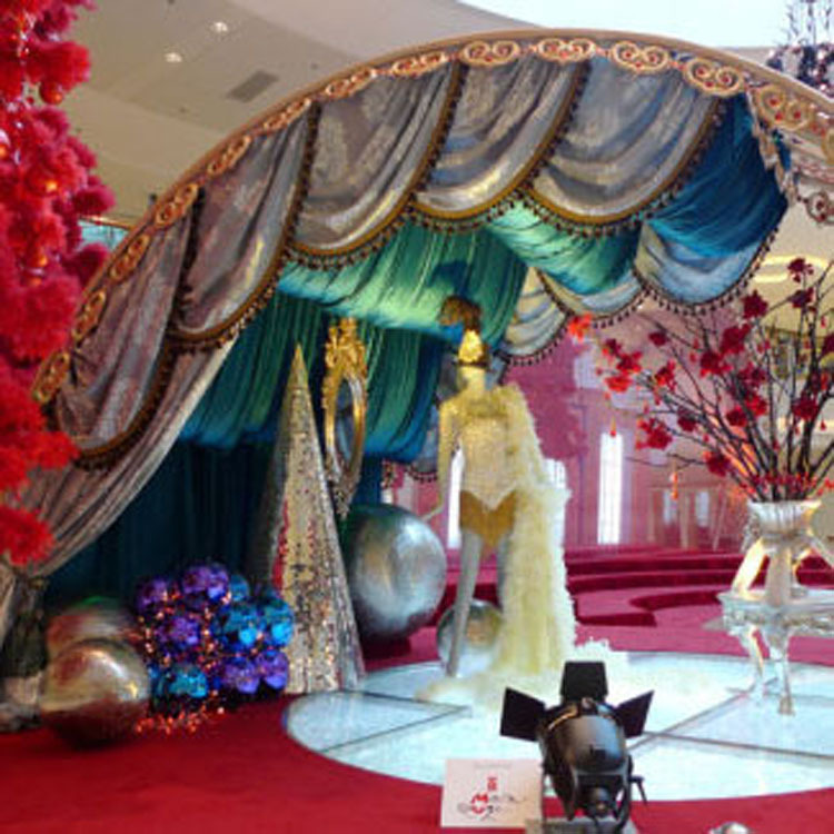 ����2015ʥ���̳�����㳡���ʹ���ľ�ṹʥ��װ�γ��ز��ù�˾