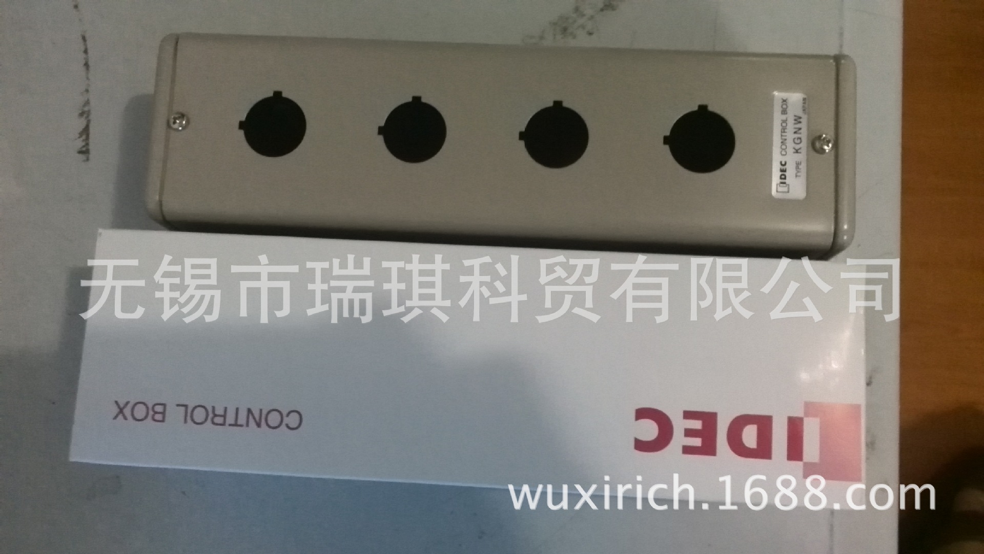 现货供应IDEC和泉按钮盒KGNW414Y